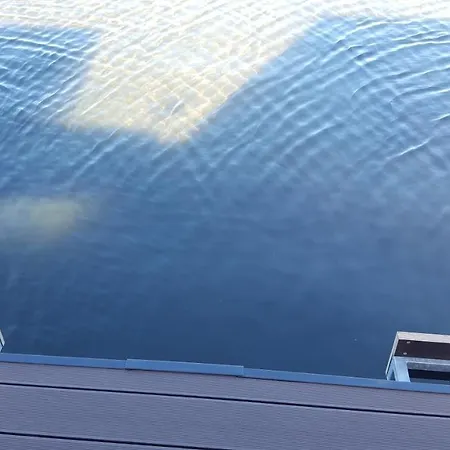 Hausboot - Floating House Water Lily بولا