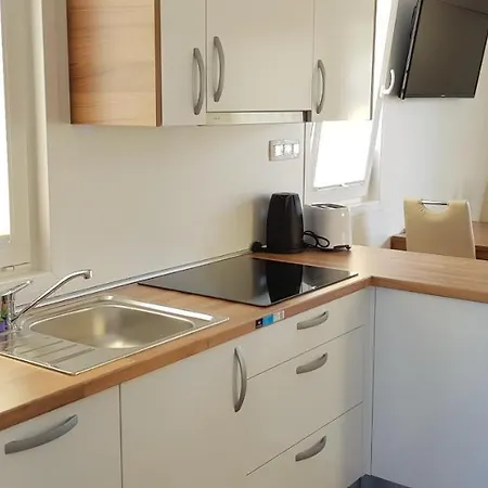 Hausboot - Floating House Water Lily