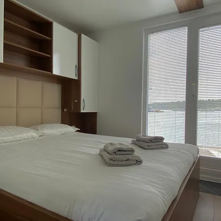 Hausboot - Floating House Water Lily 풀라