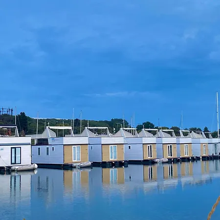 Πλωτό κατάλυμα Hausboot - Floating House Water Lily *