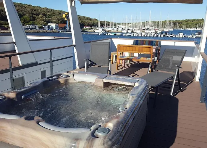 보트호텔 Hausboot - Floating House Water Lily *