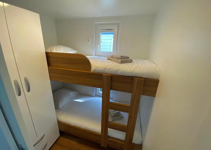 Hausboot - Floating House Water Lily * 풀라