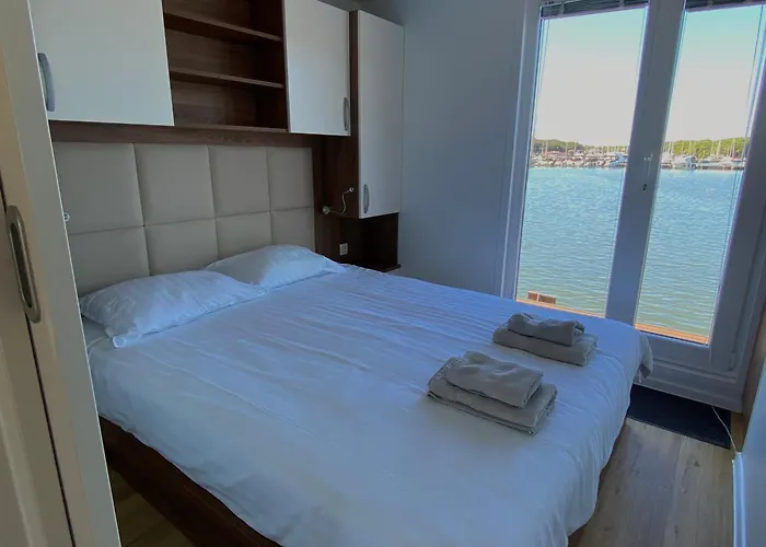 Hausboot - Floating House Water Lily 풀라