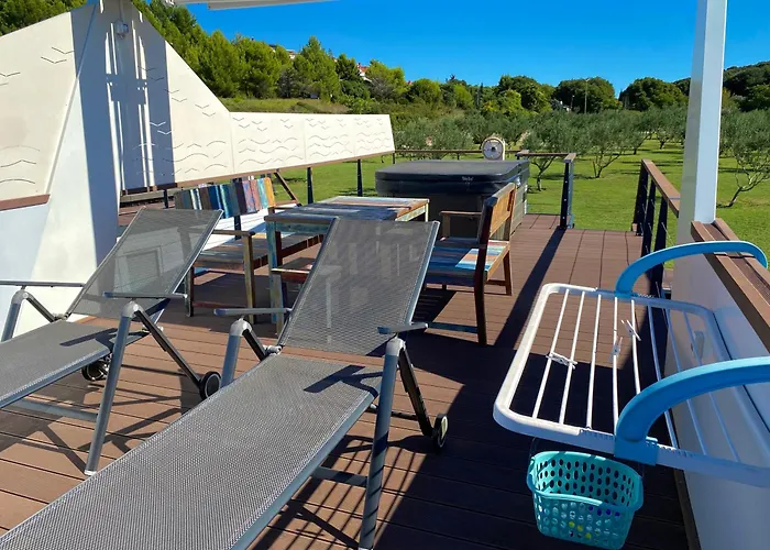 보트호텔 Hausboot - Floating House Water Lily 풀라