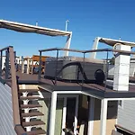 Hausboot - Floating House Water Lily Ботель Пула