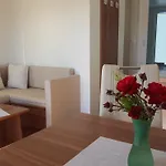 Hausboot - Floating House Water Lily Ботель *